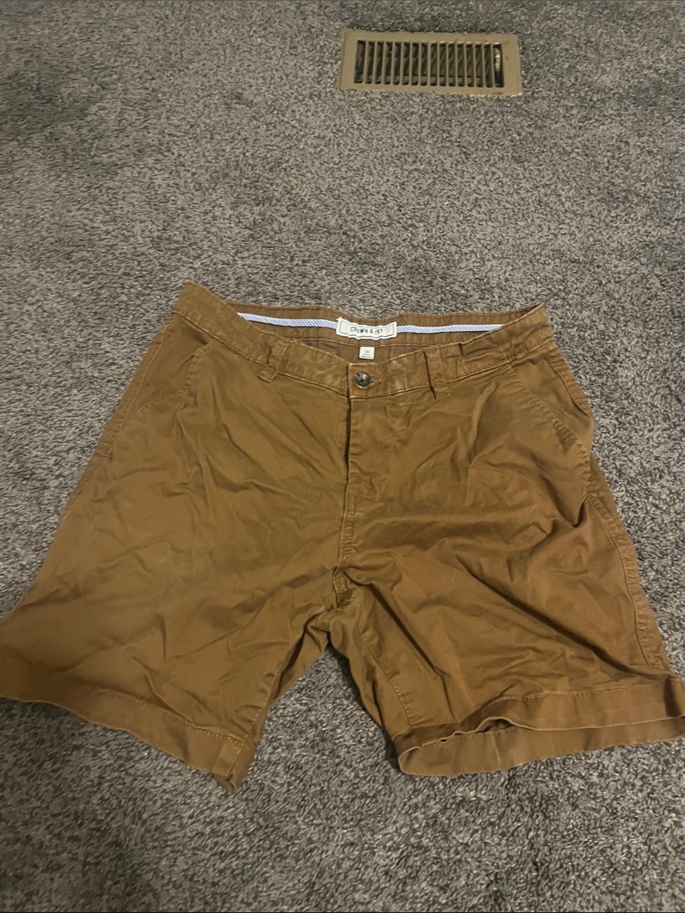 crown & ivy Men's Brown Flat Front Chino Shorts